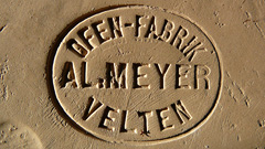 144 Ofenkacheln aus Velten Abbildungen, Bild Stempel= Ofen-Fabrik A.L. MEYER VELTEN